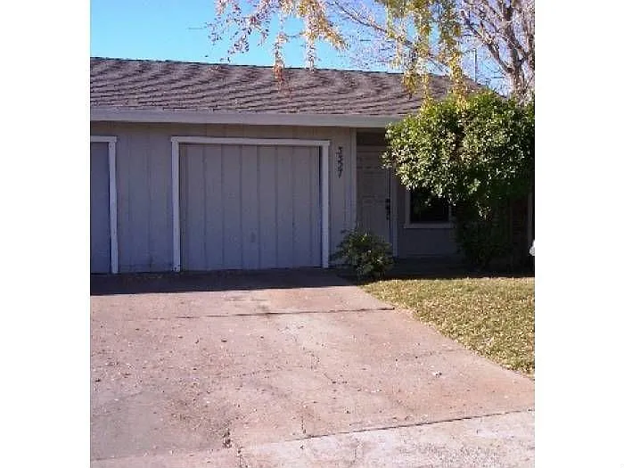 3327 Jayanne Way photo 1