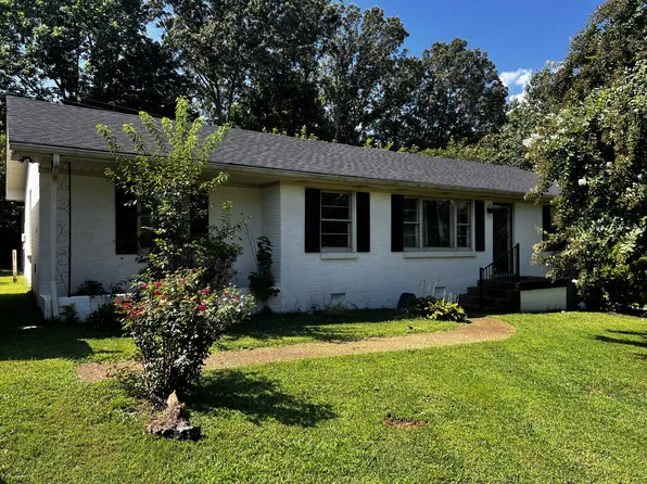 401 S Pawnee Dr, Springfield, TN 37172