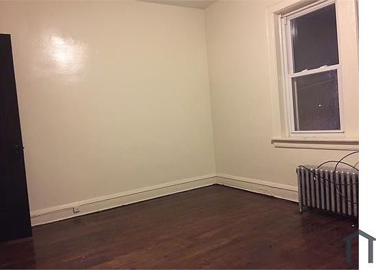 4th image of 7223 S Kimbark Ave #105