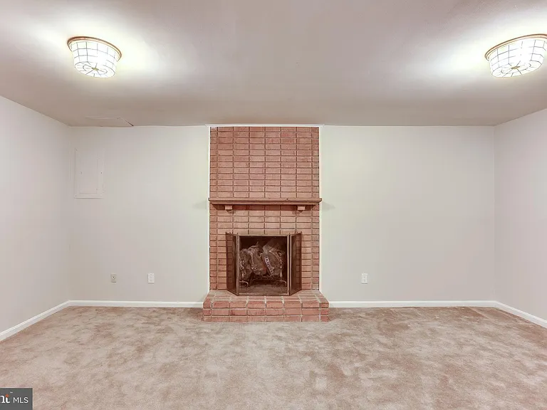 839 N Greenbrier St — Photo 34