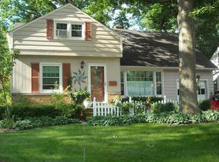 26915 Normandy Rd, Bay Village, OH 44140