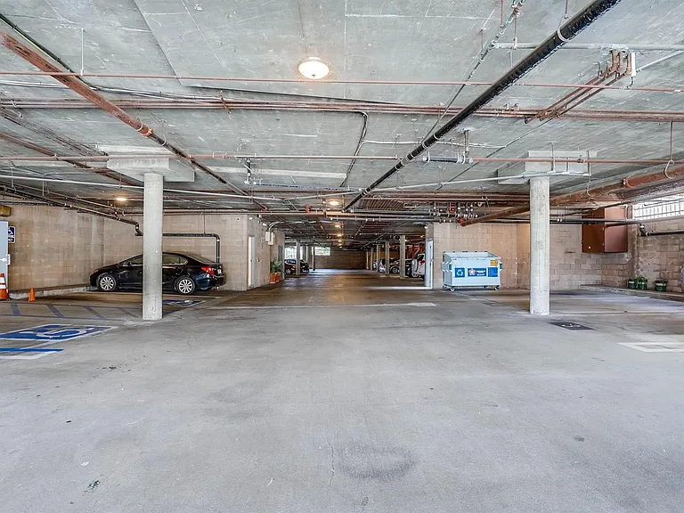 821 N Austin Ave — Photo 8