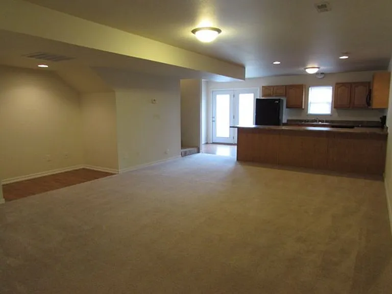 118 Andrews Dr — Photo 5