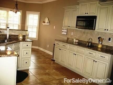 4th image of 315 Whispering Meadows Dr