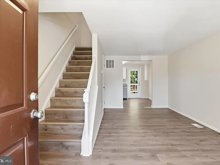 42 Alden Ct — Photo 4