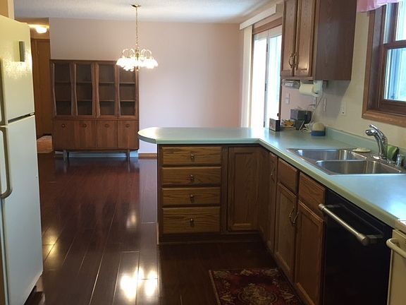 5th image of 22 W Hunter St