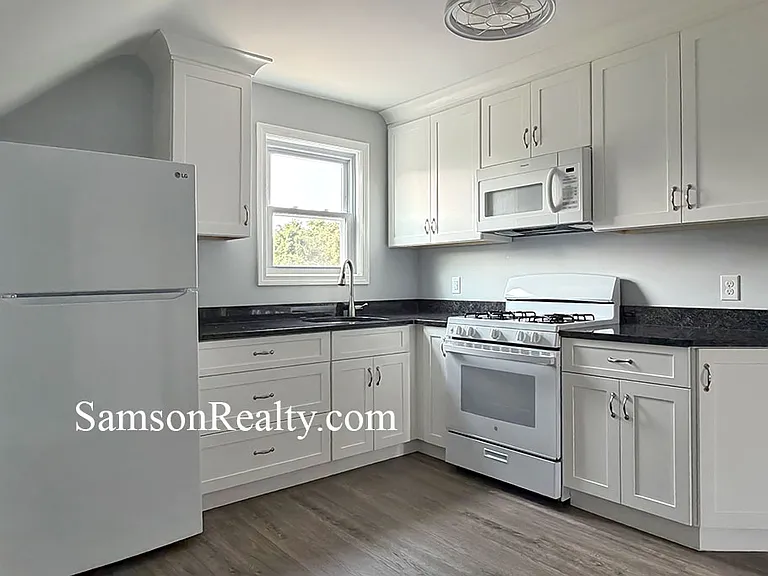 95 Taunton Ave #2 — Photo 6