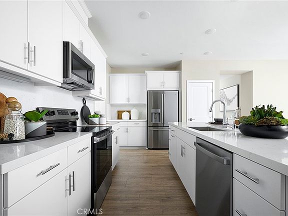 2nd image of 465 Paradiso Pl
