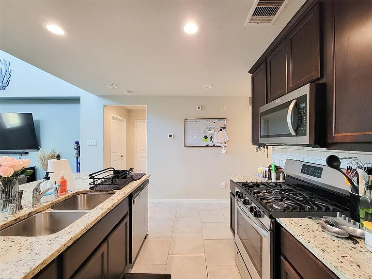 8003 Ecru Ln — Photo 15