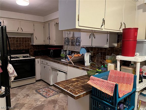 5th image of 1605 Country Club Ave