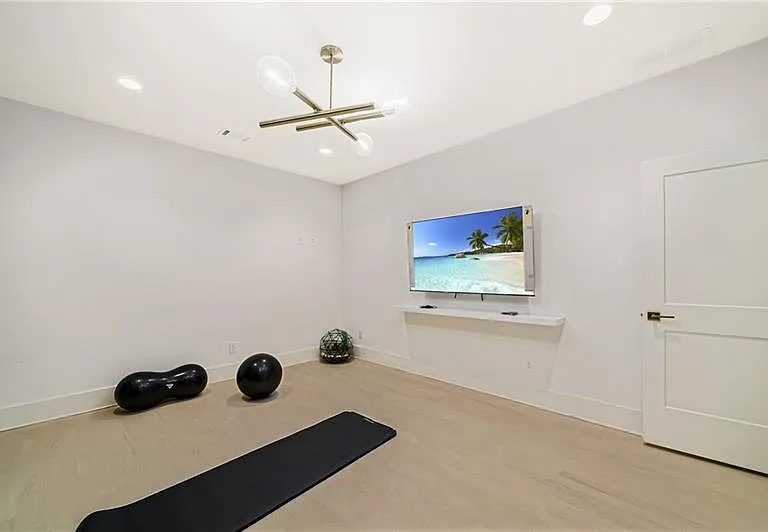 538 Park Dr NE — Photo 56
