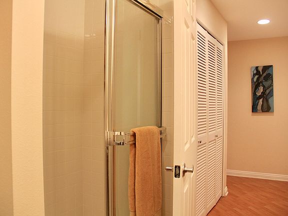 5th image of 18324 Clark St Unit 201