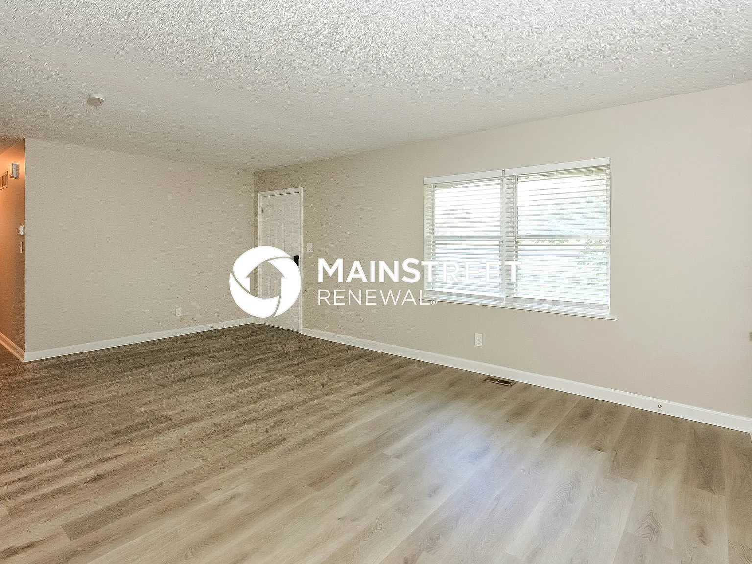 2724 Hutton Rd — Photo 2