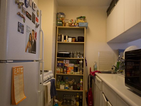 4th image of 235 E 40th St APT 5E