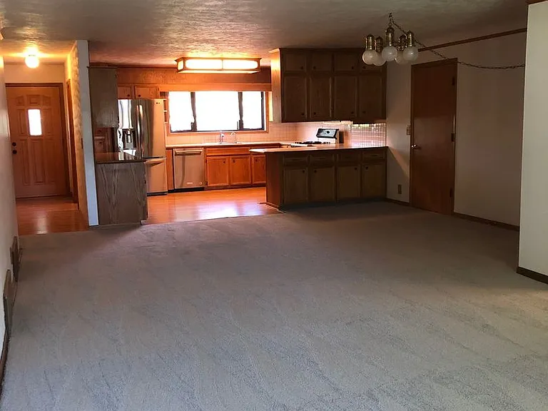 7639 Wright St — Photo 6