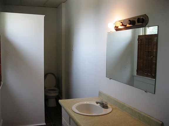 2nd image of 709 Westbourne Ave