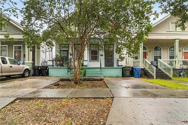 3605 Banks St — Photo 2