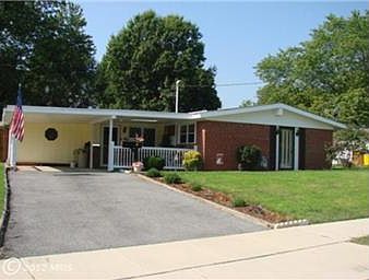 1st image of 1215 Montgomery Dr