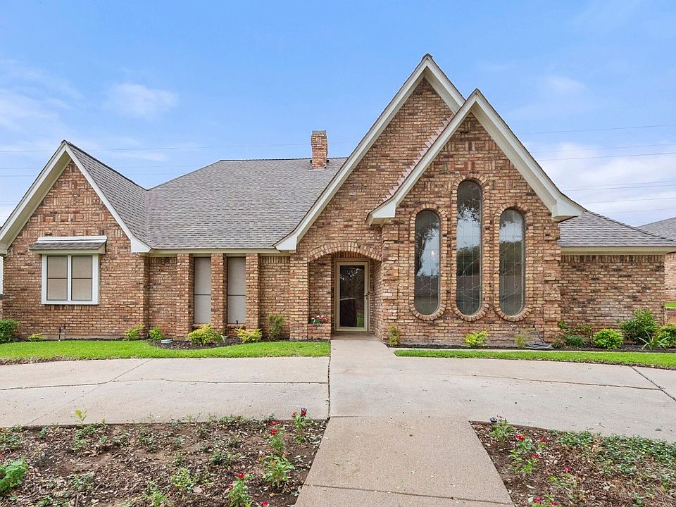 1st image of 5040 Lake View Cir