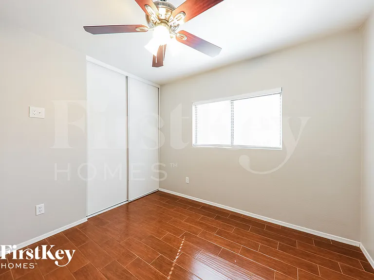 15797 W Caribbean Ln — Photo 13