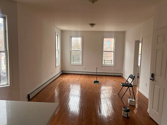 2nd image of 1437 Bryant Ave #3