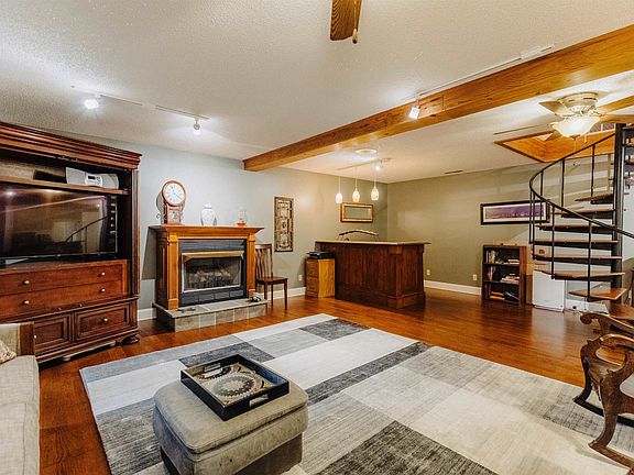 4th image of 4623 Dunn Ave