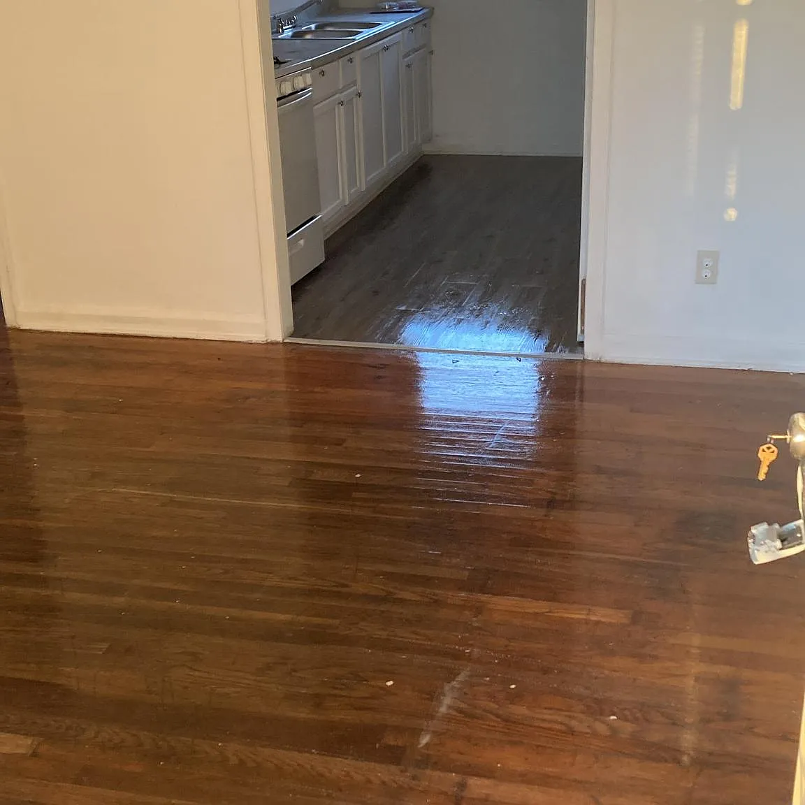 2 bed, 750 sqft, $700 — Photo 3