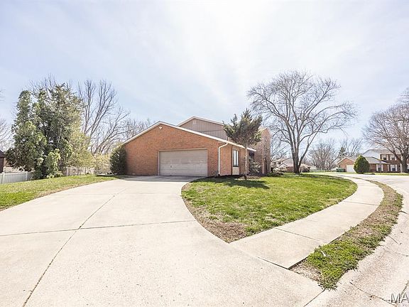 2nd image of 914 Reiss Rd