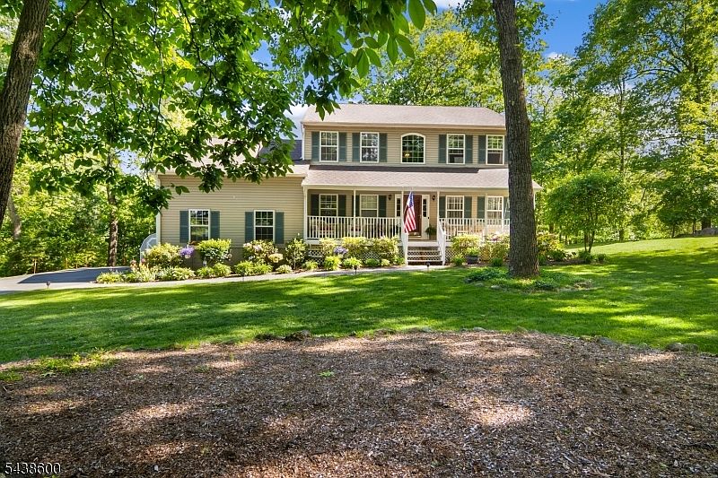 1st image of 7 Lighthouse Cir
