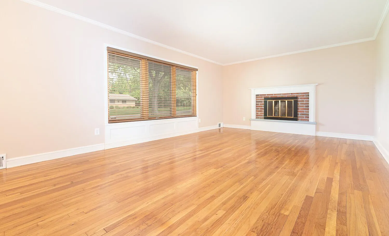 4 bed, 2.5 bath, 1457 sqft, $3,500 — Photo 4