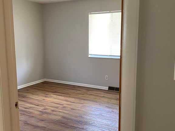 4th image of 290 Sagamore Ave