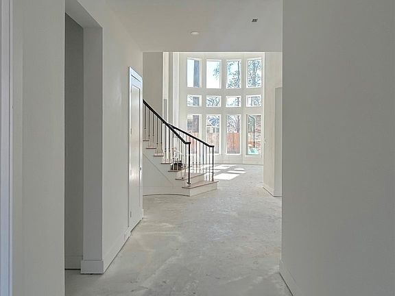 3rd image of 9839 Warwana Rd