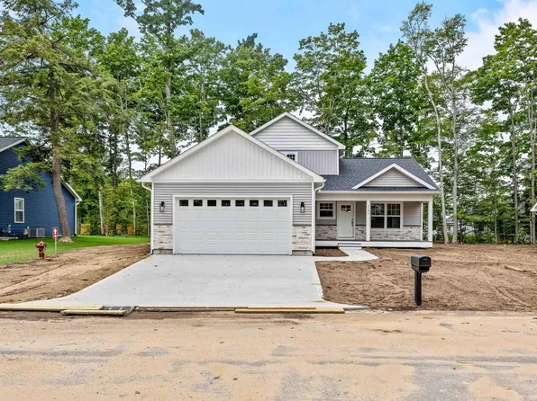 2198 Cottonwood Ave, Grawn, MI 49637