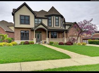 600 Nelson Cir, Westmont, IL 60559
