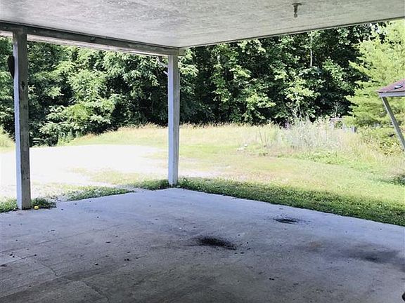 5th image of 62 Dean Hollow Dr