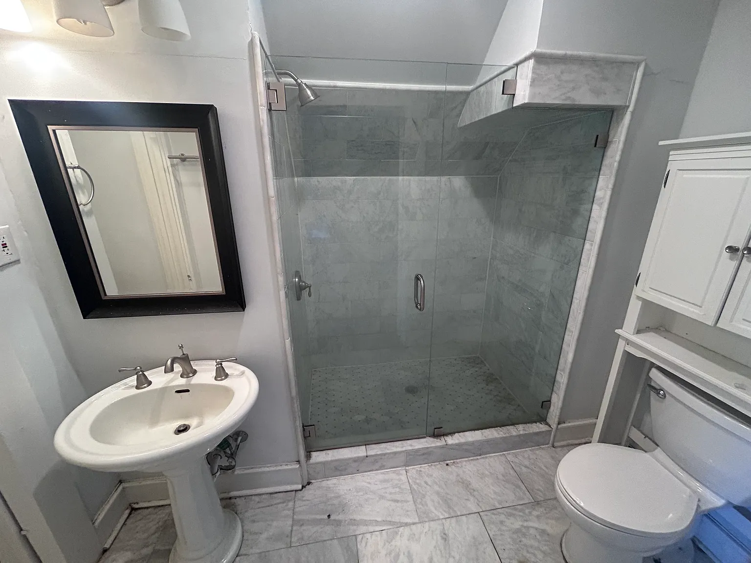 6 bed, 4296 sqft, $895 — Photo 1