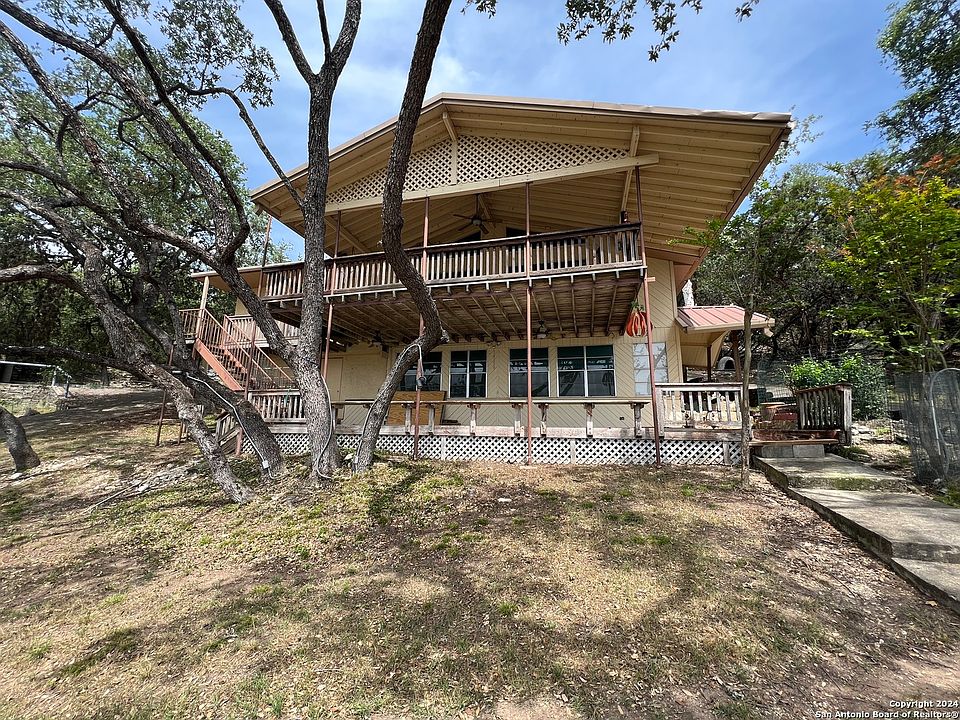 2nd image of 559 Lookout Dr