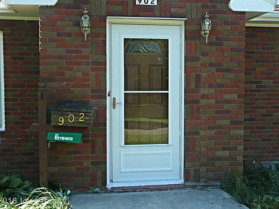 2nd image of 902 W Washington St