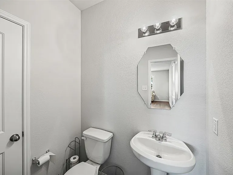 3919 Faletti Dr — Photo 10