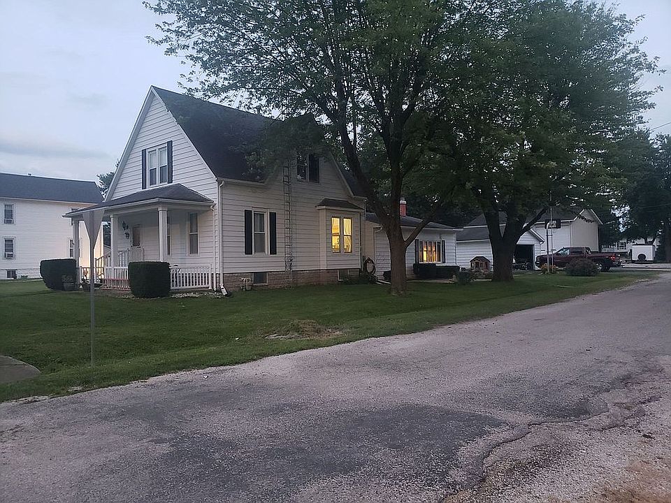 1st image of 212 W 1st St