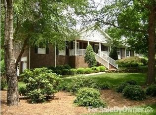 909 Overbrook Dr, Thomasville, NC 27360