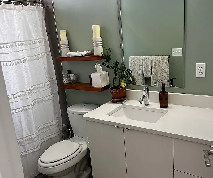 Bedroom 2- Full Bathroom