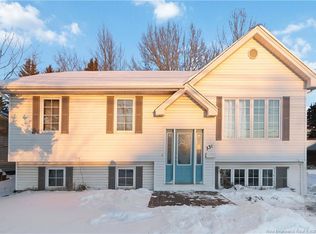 331 Thomas St, Dieppe, NB E1A 2C3