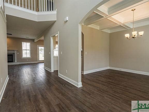 5th image of 77 Oakmont Drive