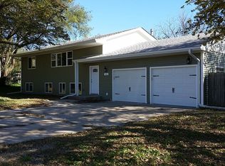 422 Main St, Hickman, NE 68372