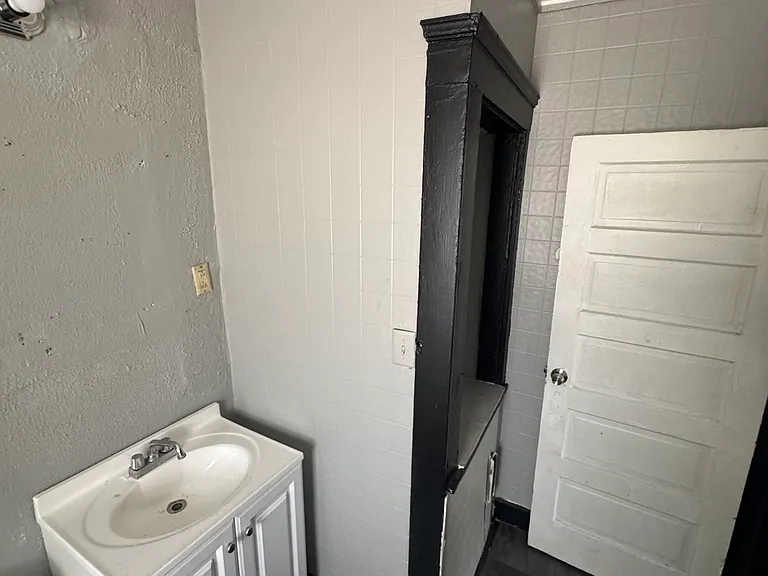9808 Columbia Ave — Photo 11