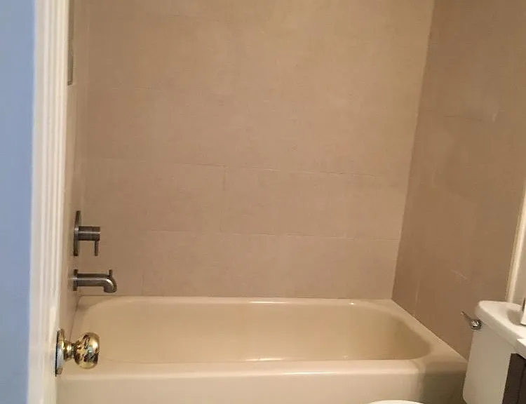2238 Stonington Ave — Photo 7