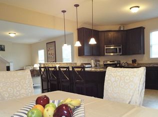 25 Shelby St, Spring Lake, NC 28390