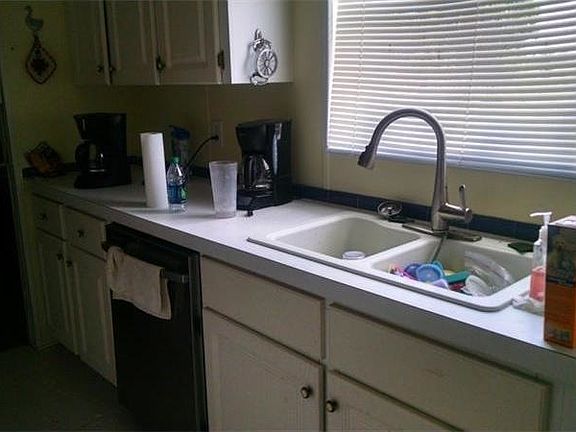 Second picture of kitchen