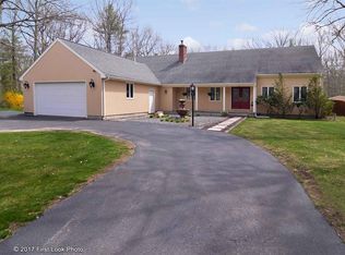 28 Woodsong Dr, Scituate, RI 02857